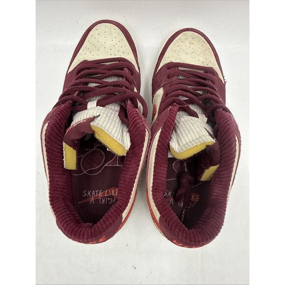 Size 10 - Skate Like a Girl x Nike Dunk SB Low White - Picture 4 of 7